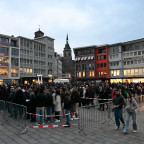 Bunker unter dem Marktplatz Warteschlange